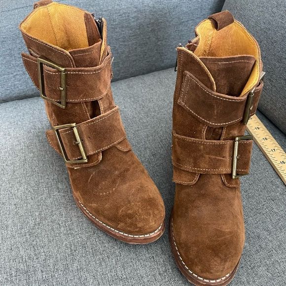 FRYE Sabrina brown suede double buckle boots - Picture 2 of 15